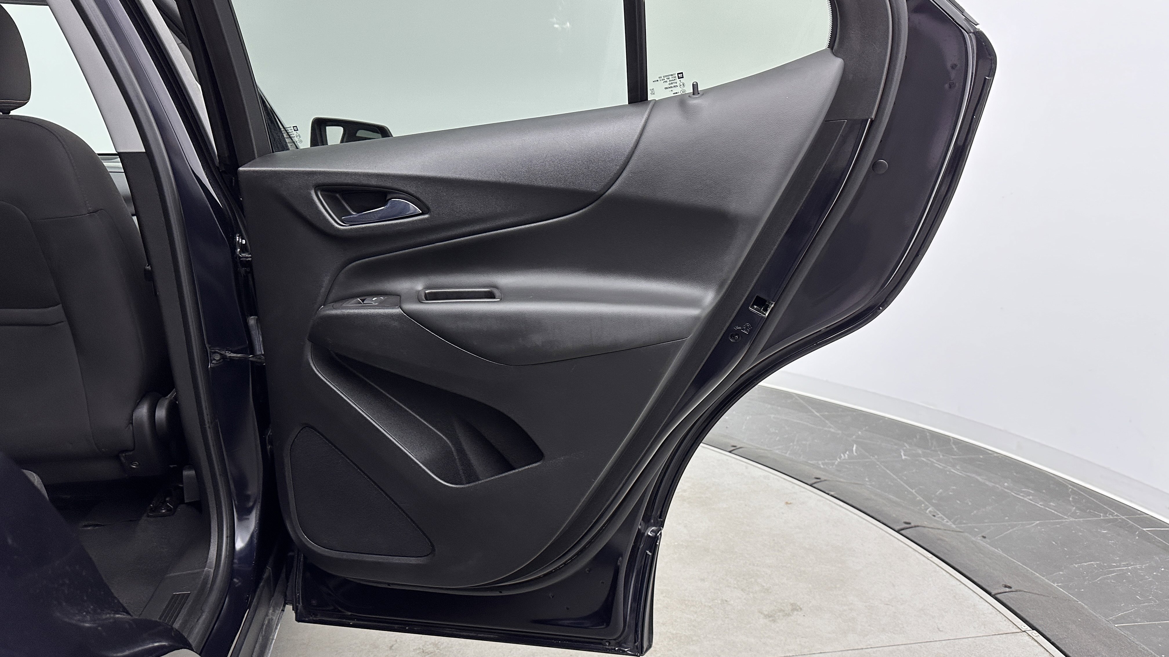 Used 2021 Chevrolet Equinox LT image 30