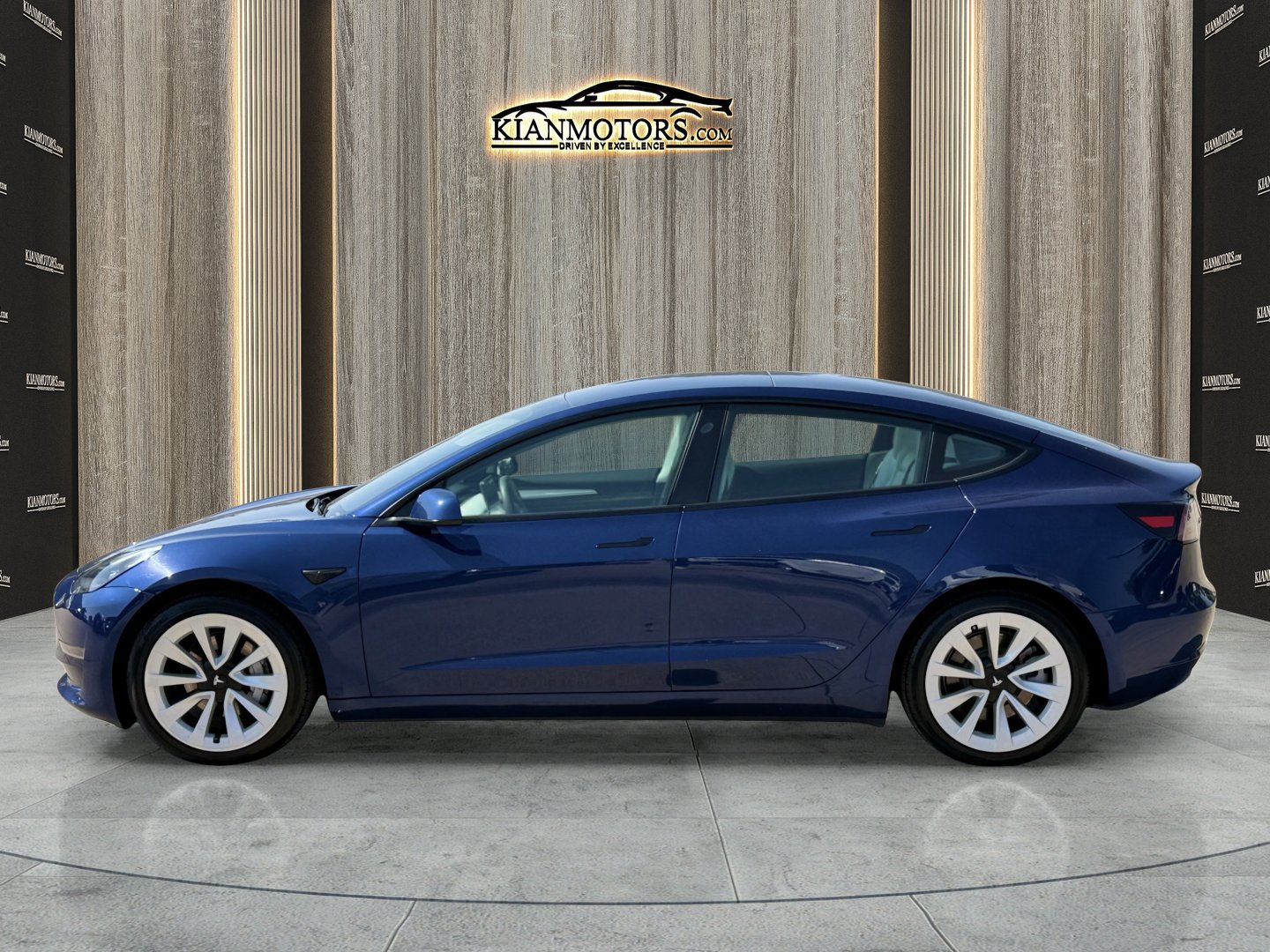 Used 2022 Tesla Model 3 Standard Range RWD image 4
