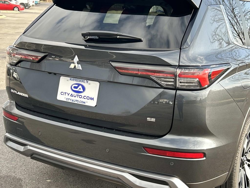 New 2026 Mitsubishi Outlander SE FWD image 10