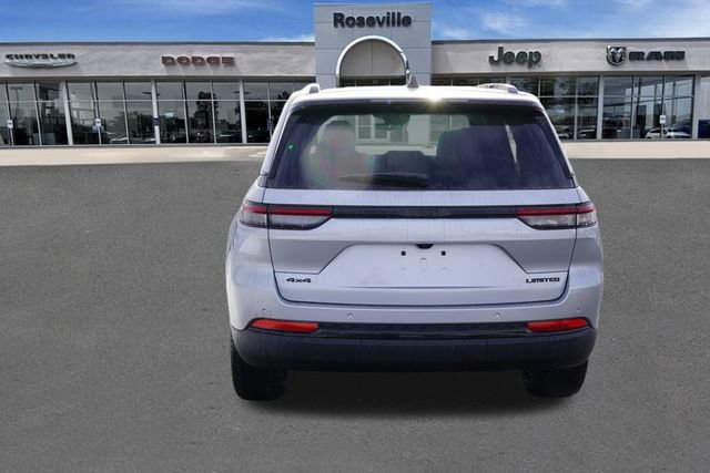 New 2025 Jeep Grand Cherokee Limited w/ Black Appearance Package image 4