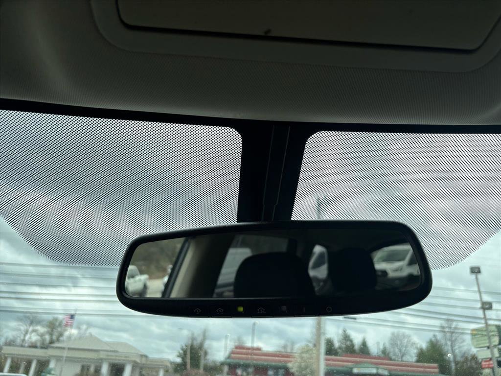 Used 2018 Nissan Pathfinder SV image 25