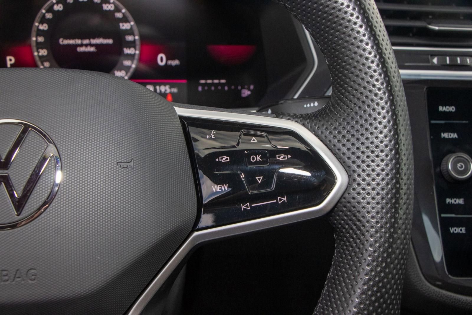 Used 2024 Volkswagen Tiguan SE R-Line FWD image 30