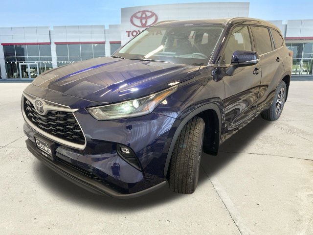 Used 2021 Toyota Highlander XLE AWD/4WD image 5