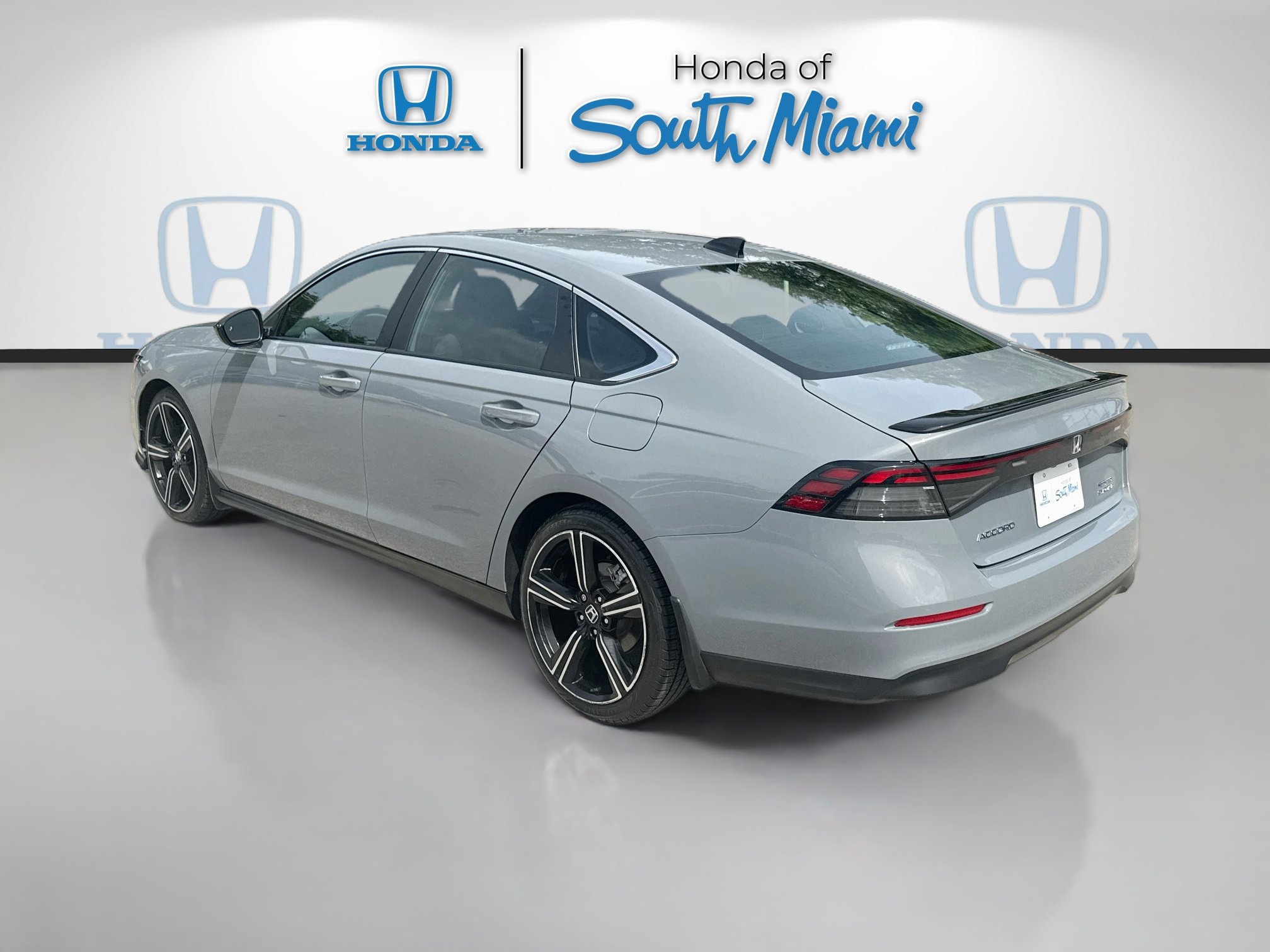 Used 2025 Honda Accord Sport image 4