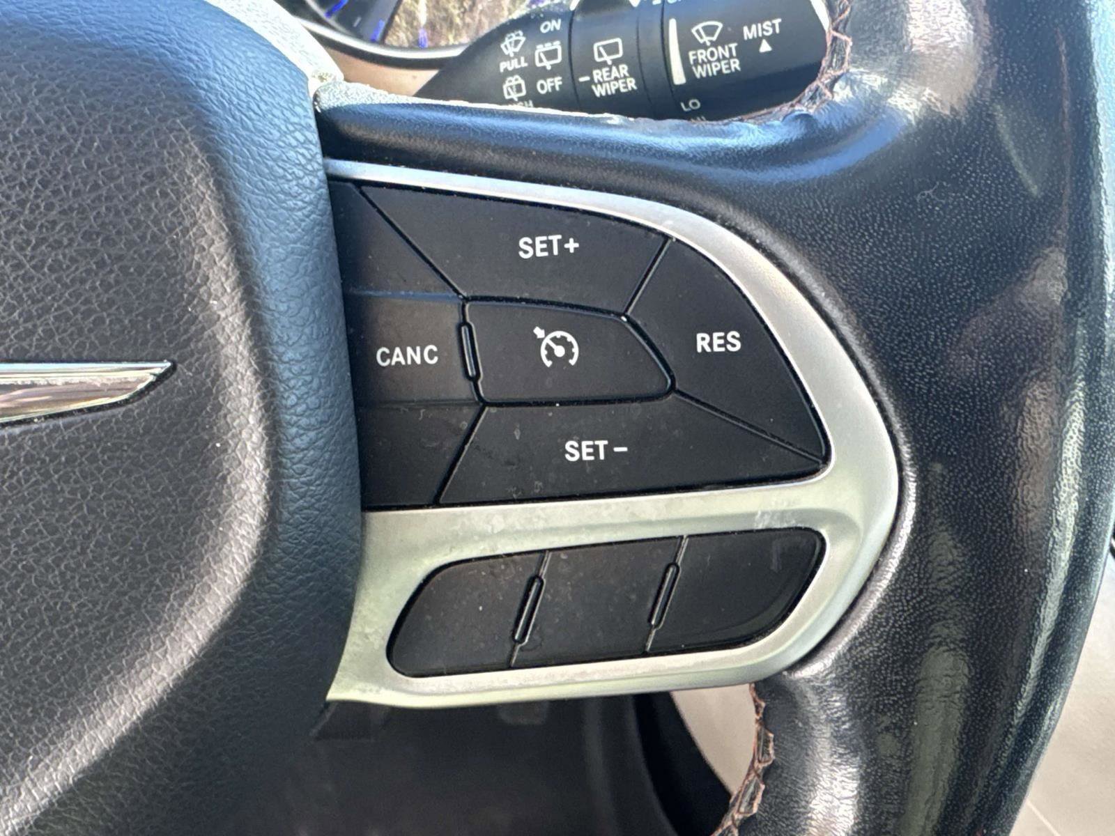 Used 2019 Chrysler Pacifica Touring-L image 20
