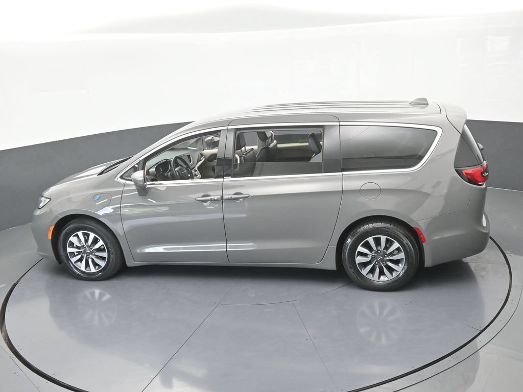Used 2022 Chrysler Pacifica Touring-L FWD image 52
