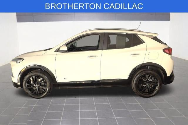 Used 2025 Buick Encore GX Sport Touring w/ Advanced Technology Package AWD/4WD image 2