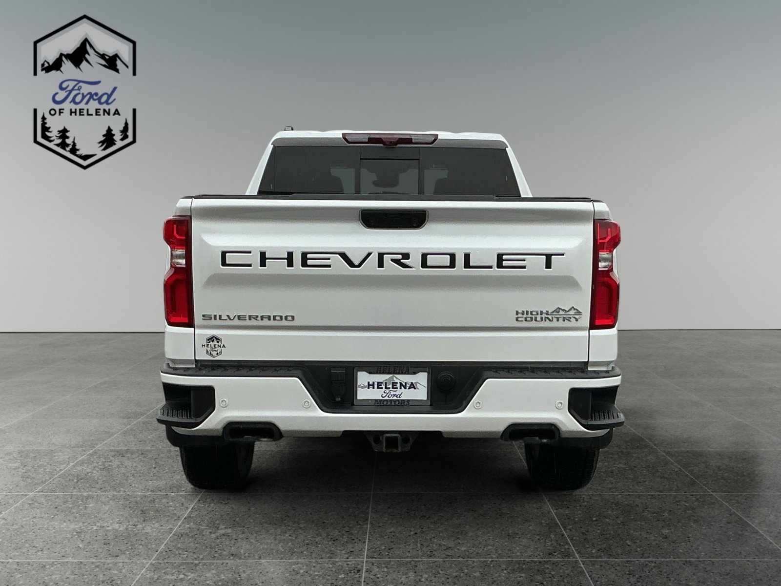Used 2024 Chevrolet Silverado 1500 High Country w/ Technology Package AWD/4WD image 4