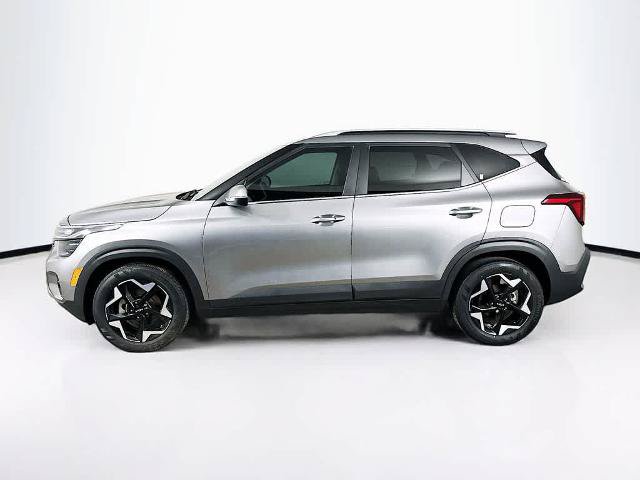Used 2024 Kia Seltos EX FWD image 3