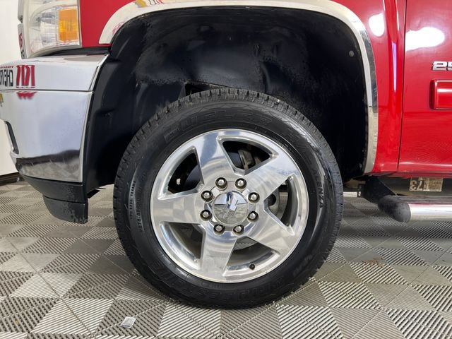 Used 2011 Chevrolet Silverado 2500 LTZ w/ LTZ Plus Package AWD/4WD image 23