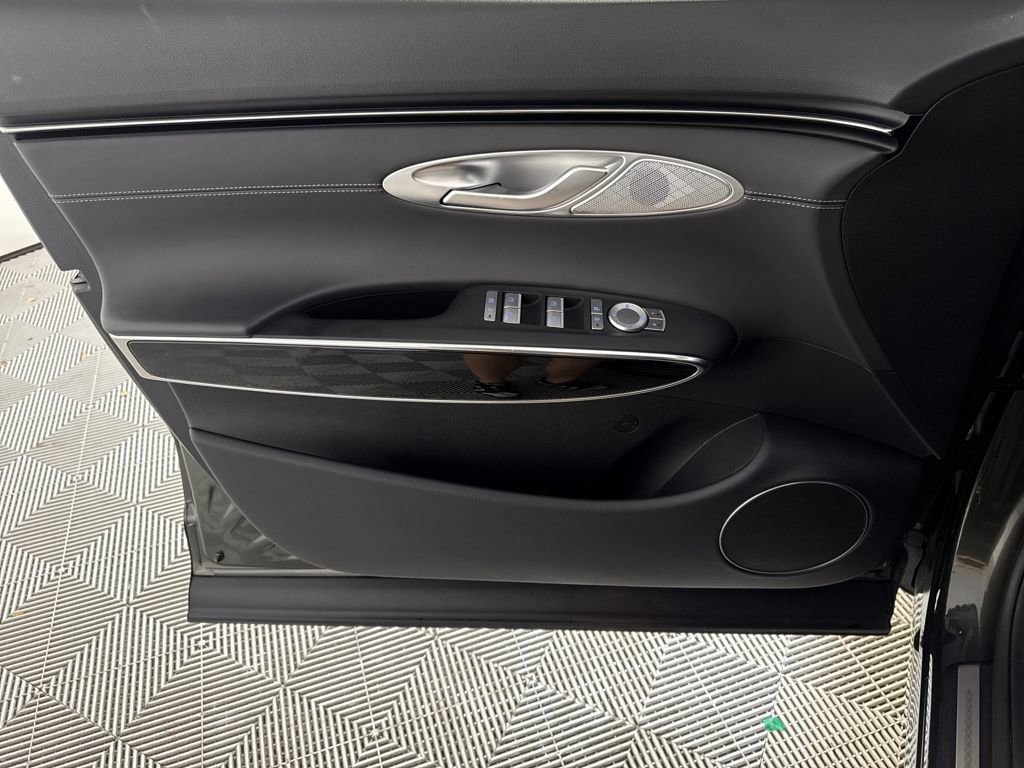 Certified 2025 Genesis GV70 2.5T image 12