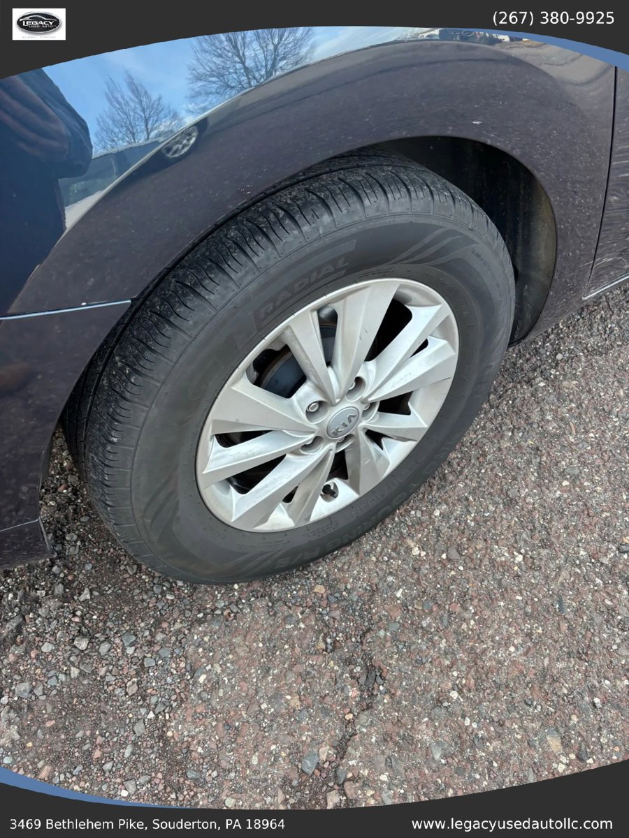 Used 2015 Kia Sedona LX w/ LX Convenience Package image 37