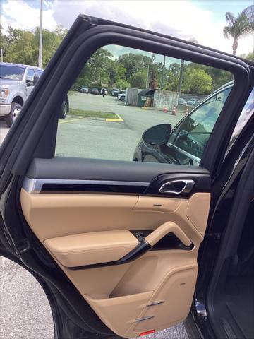 Used 2016 Porsche Cayenne w/ Premium Package AWD/4WD image 14