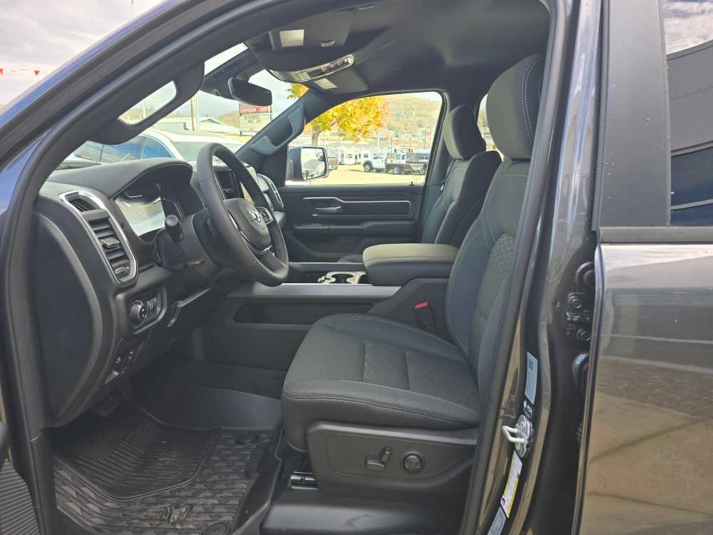 New 2026 RAM 1500 Big Horn AWD/4WD image 9