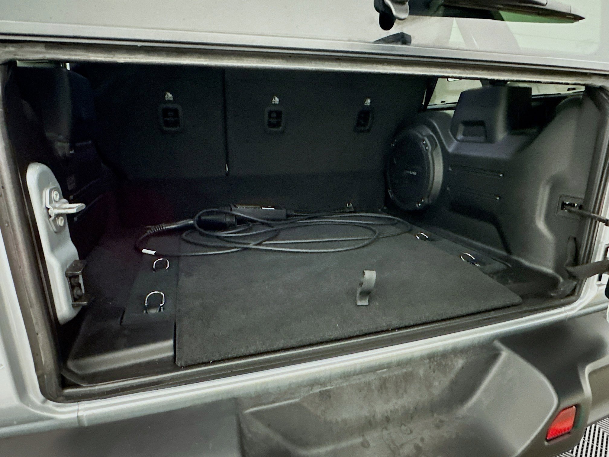 Used 2023 Jeep Wrangler Sahara w/ Cold Weather Group image 30