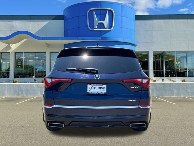 Used 2024 Acura MDX SH-AWD w/ Technology Package image 3