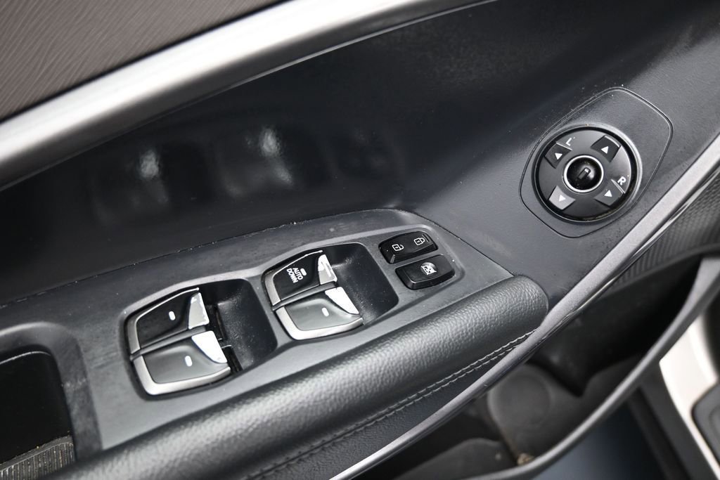 Used 2018 Hyundai Santa Fe Sport FWD image 11