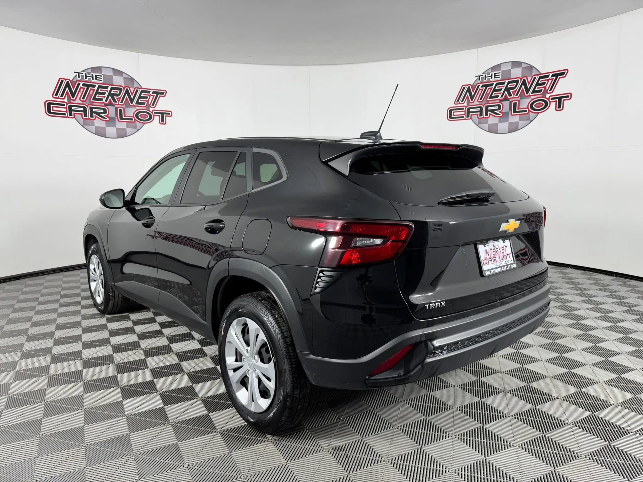 Used 2024 Chevrolet Trax LS w/ Driver Confidence Package image 5