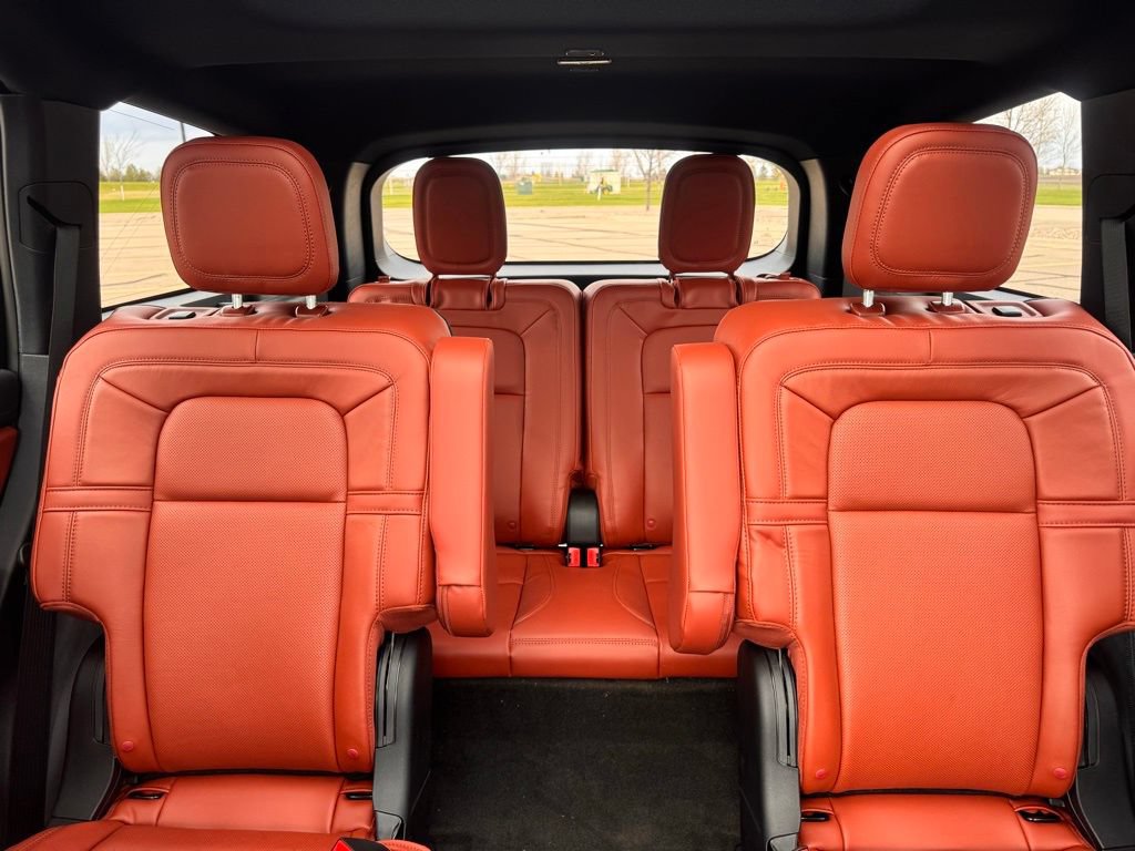 New 2026 Lincoln Aviator Reserve w/ Jet Appearance Package AWD/4WD image 26