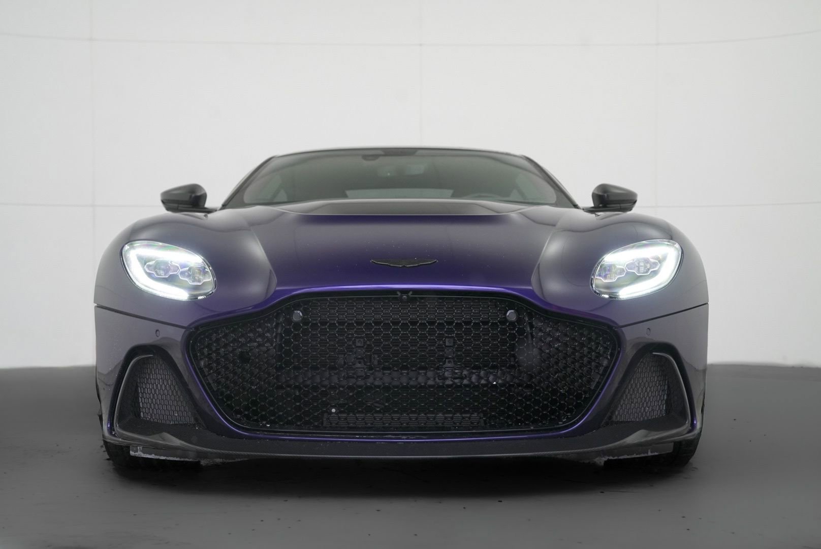 Used 2023 Aston Martin DBS Coupe image 43