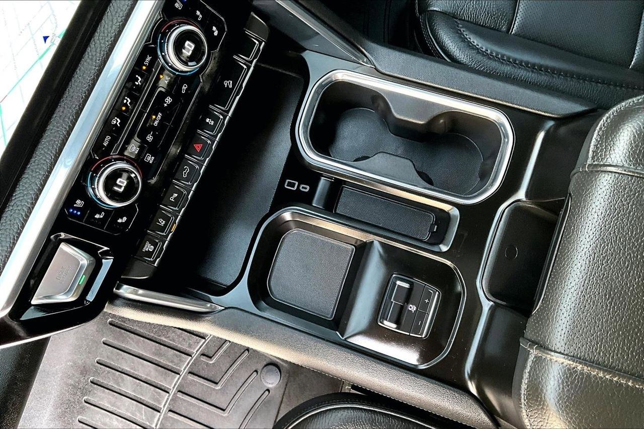 Used 2025 GMC Sierra 3500 Denali w/ Denali Reserve Package image 21