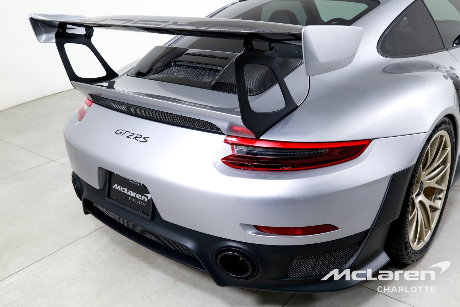 Used 2018 Porsche 911 GT2 RS w/ Weissach Package RWD image 34
