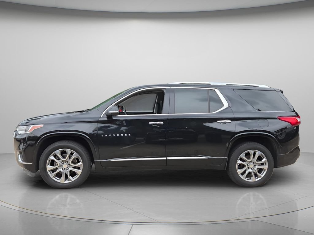 Used 2019 Chevrolet Traverse Premier w/ Driver Confidence II Package FWD image 3