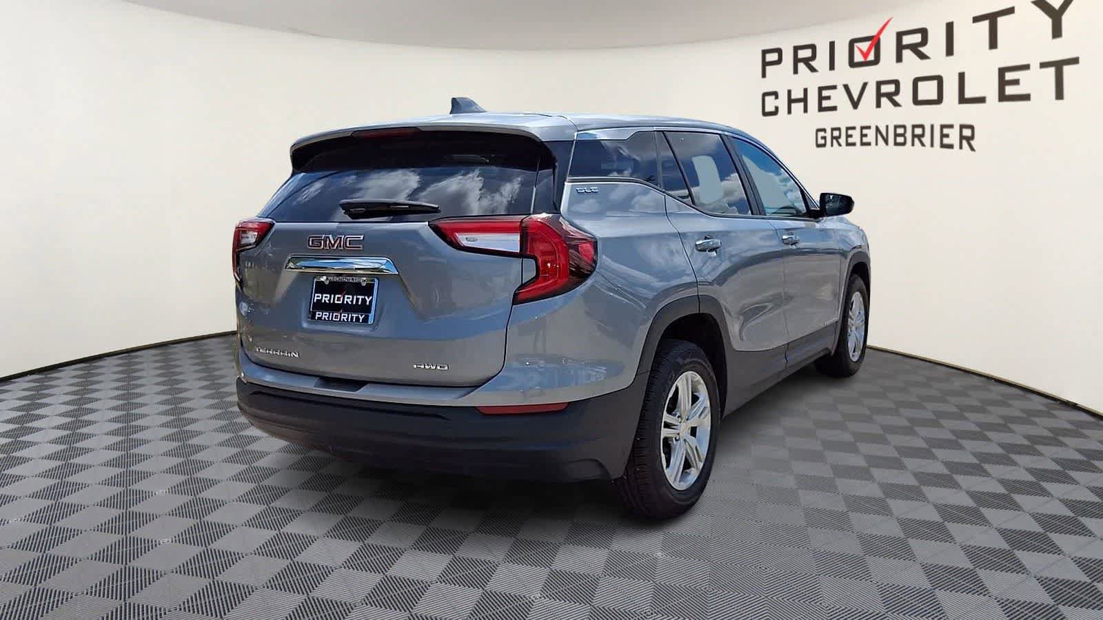 Used 2024 GMC Terrain SLE AWD/4WD image 8