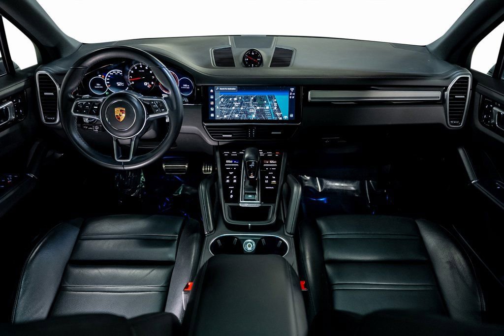 Used 2022 Porsche Cayenne S Platinum AWD/4WD image 38