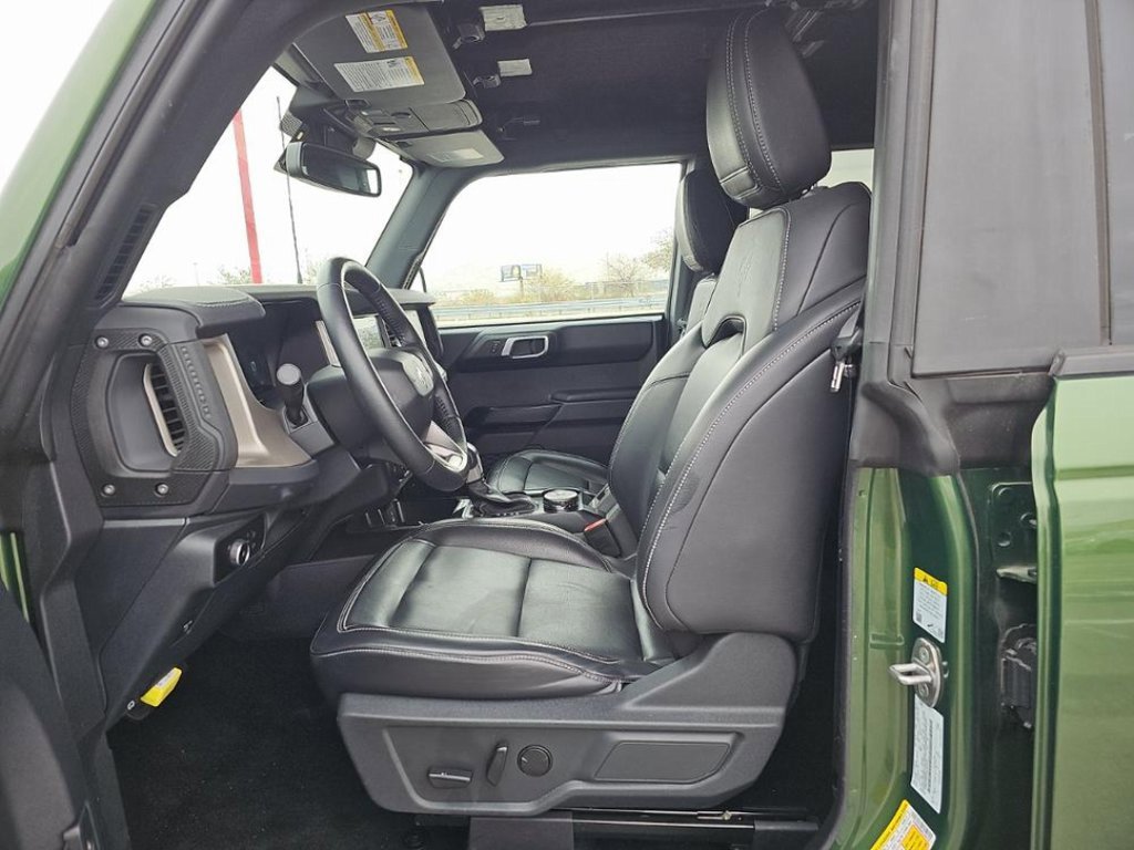 Used 2025 Ford Bronco Outer Banks image 4