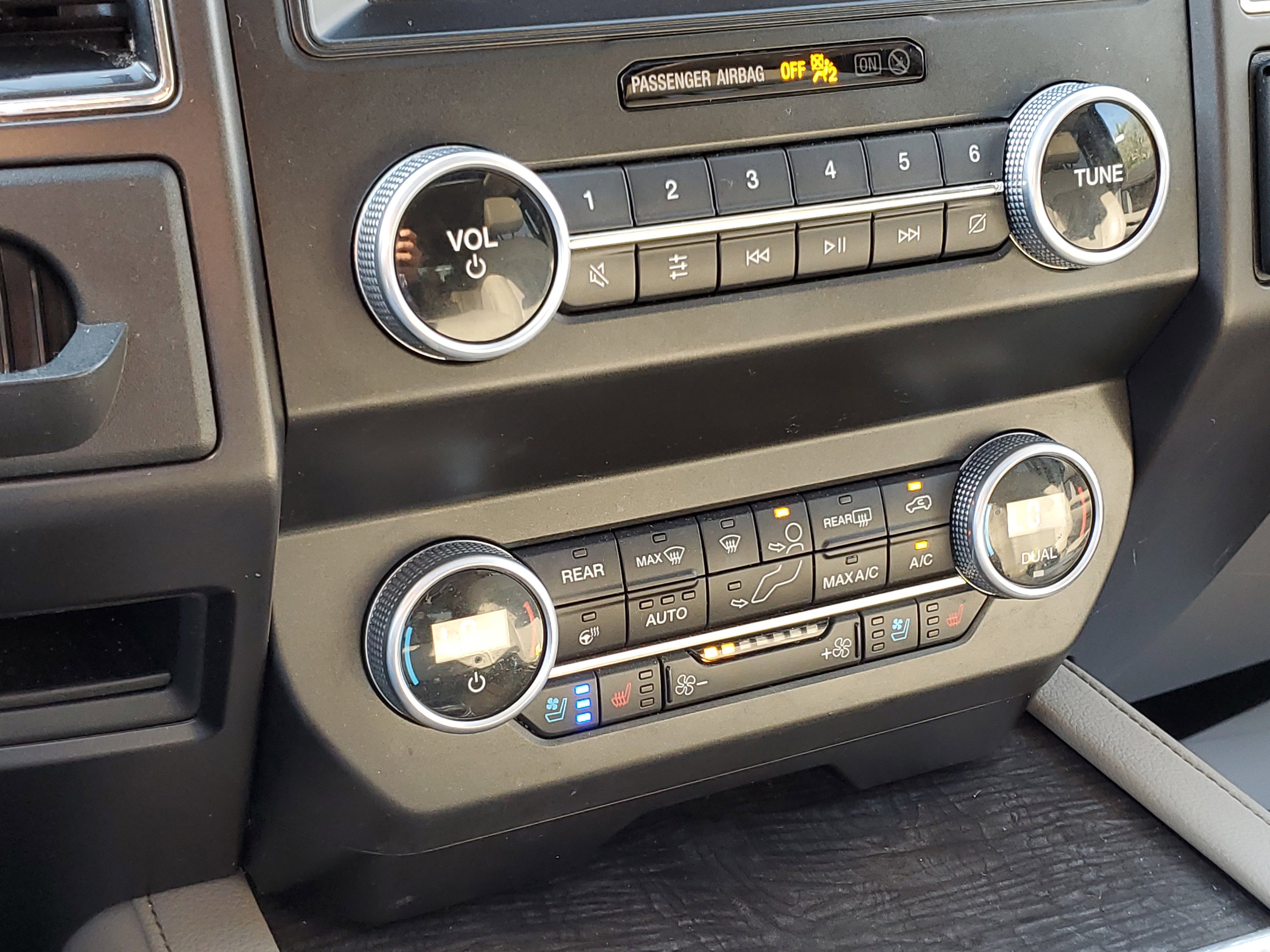 Used 2021 Ford Expedition Limited image 21