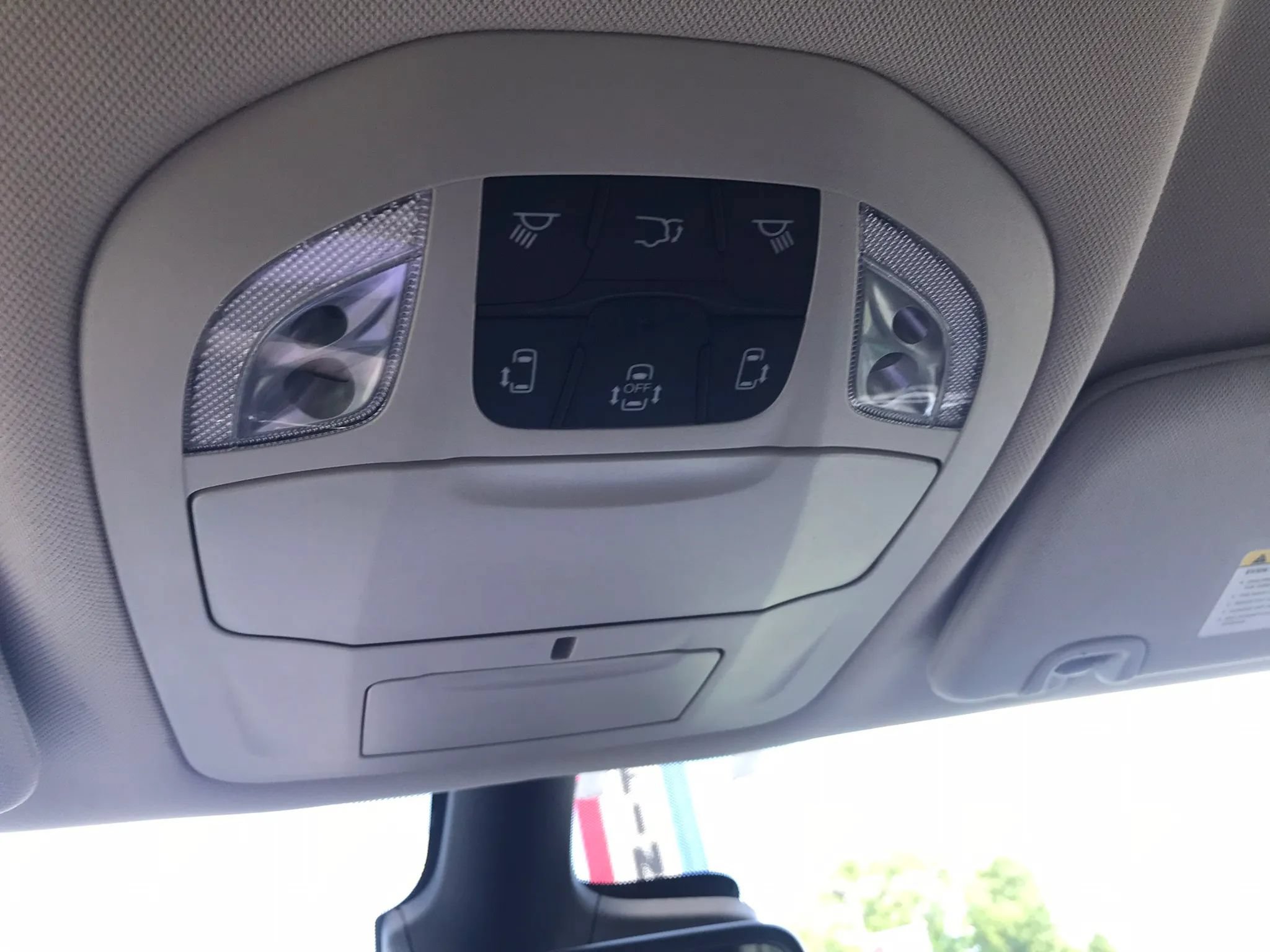 Used 2023 Chrysler Pacifica Touring-L FWD image 31
