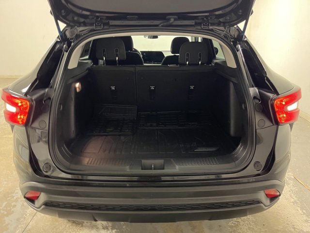 Used 2025 Chevrolet Trax LS w/ LS Convenience Package image 6