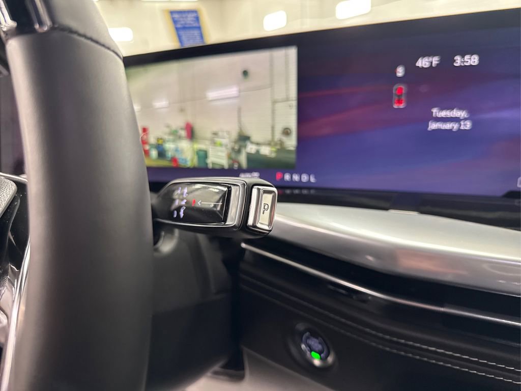 Used 2025 Cadillac Escalade Sport w/ Touring Package image 39