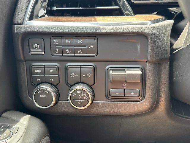 New 2026 Chevrolet Tahoe High Country w/ Sun And Tow Package AWD/4WD image 25