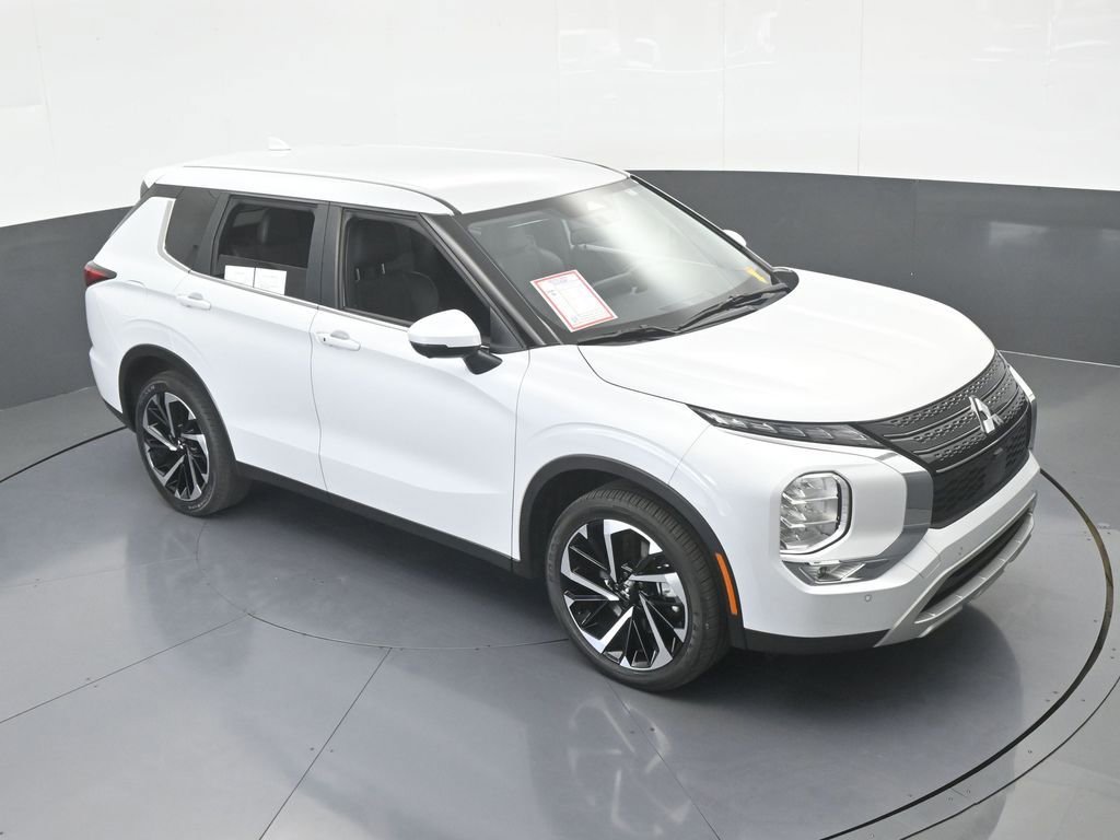 Used 2023 Mitsubishi Outlander SE image 61