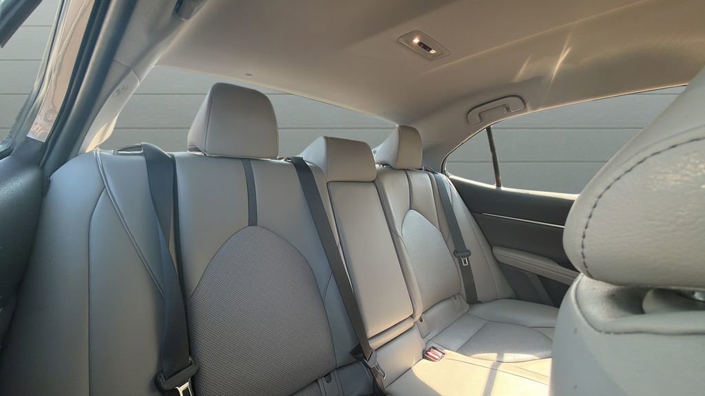 Used 2021 Toyota Camry XLE FWD image 26