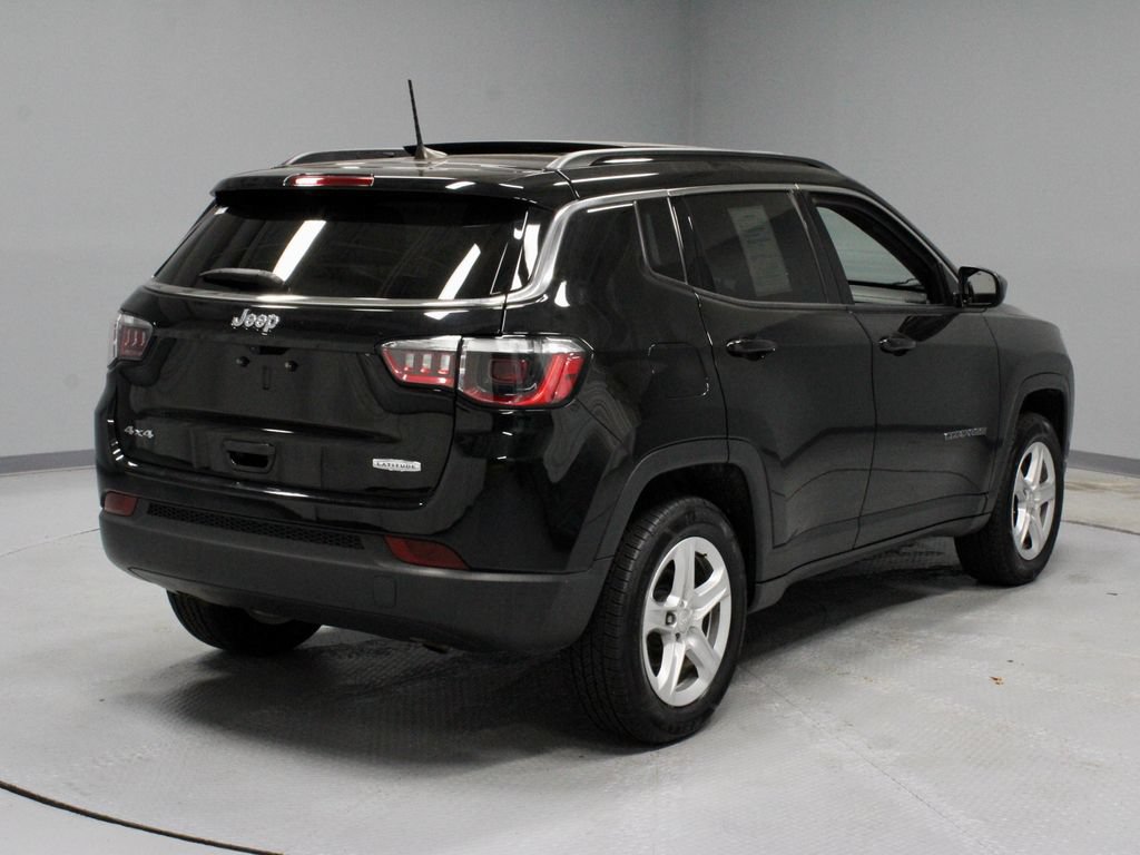 Used 2023 Jeep Compass Latitude w/ Sun and Sound Group AWD/4WD image 5