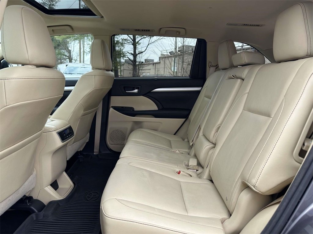 Used 2015 Toyota Highlander XLE image 15