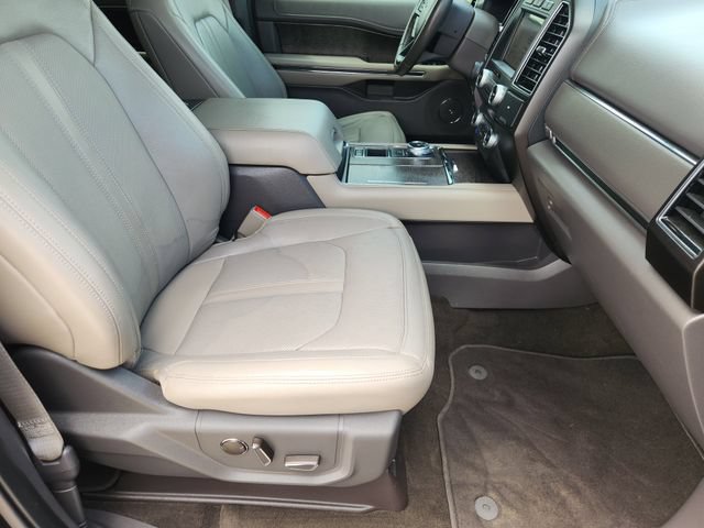 Used 2019 Ford Expedition Limited w/ Texas Edition Package RWD image 14