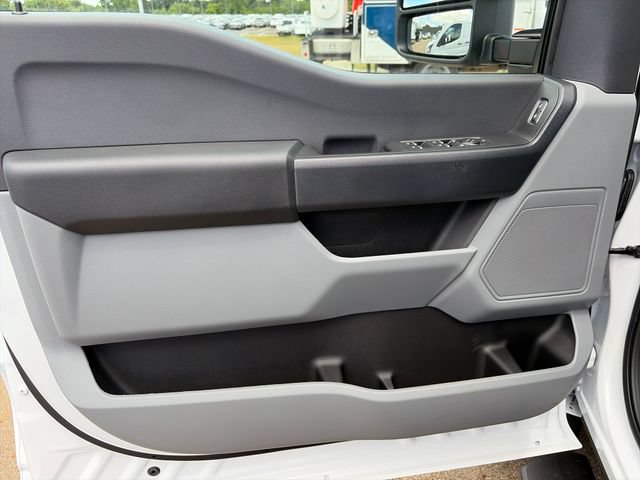 New 2026 Ford F550 4x4 Crew Cab image 14