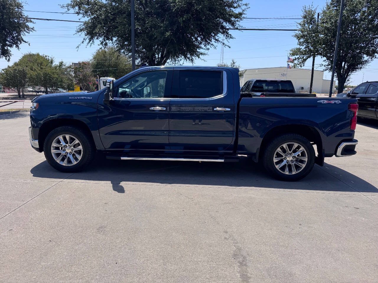 Used 2021 Chevrolet Silverado 1500 LTZ w/ Technology Package AWD/4WD image 8