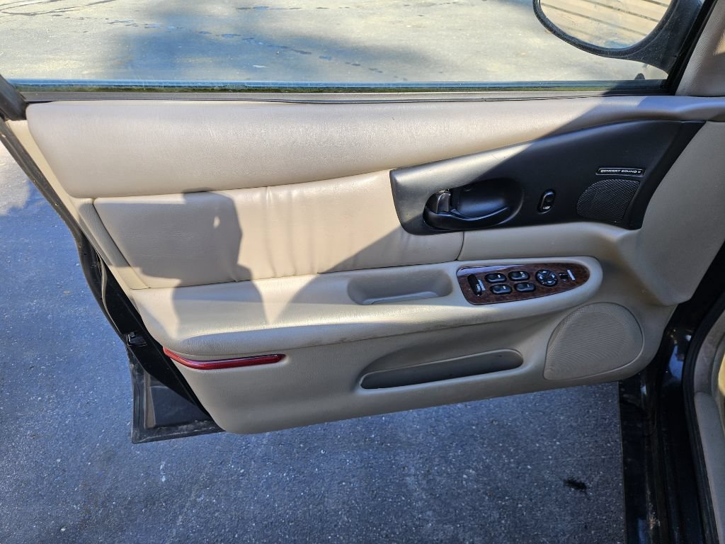 Used 2002 Buick Regal LS w/ LS Touring Pkg FWD image 12