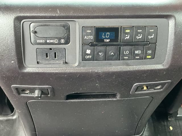 Used 2016 Toyota Sequoia Platinum RWD image 16