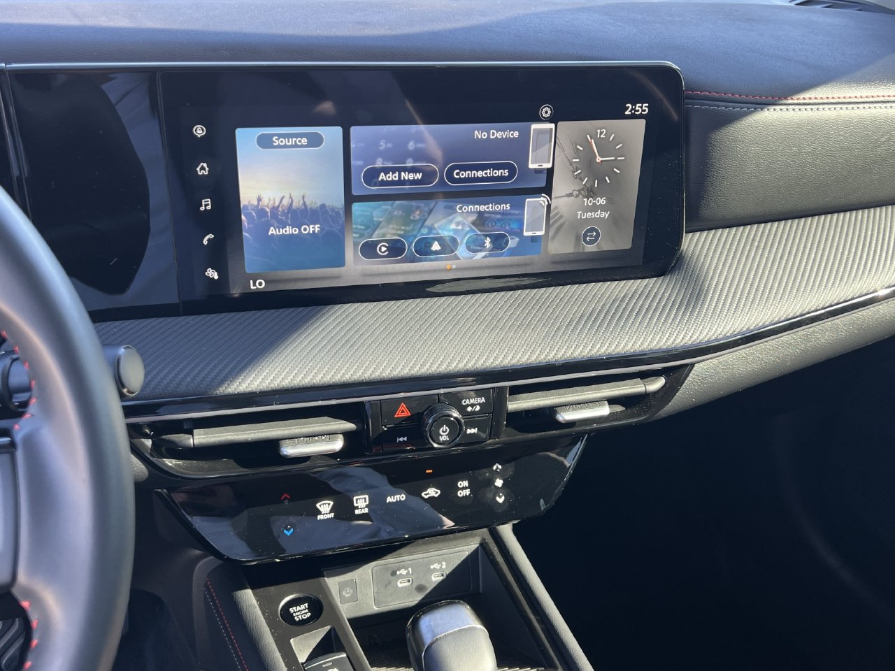 Used 2025 Nissan Kicks SR FWD image 9
