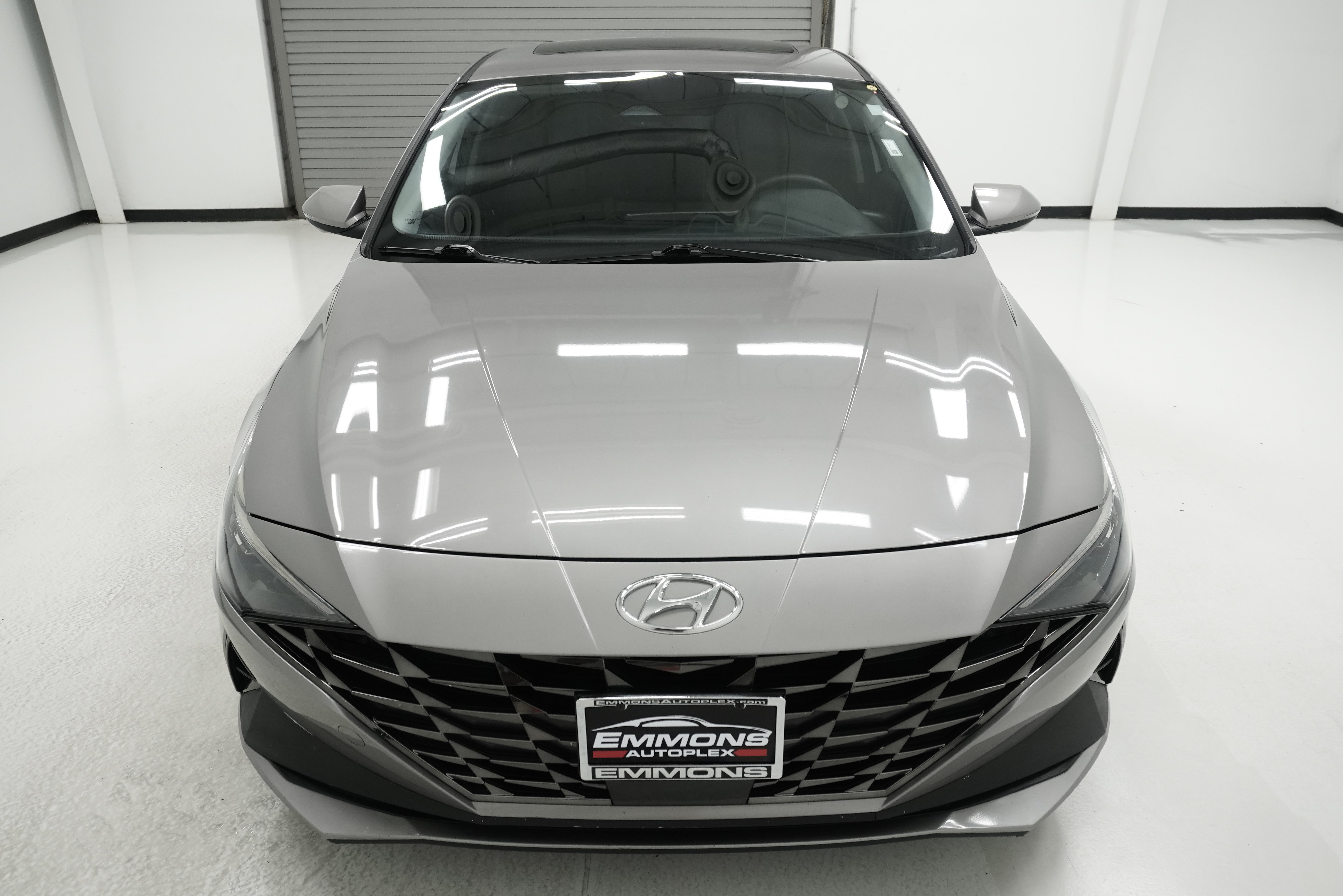 Used 2021 Hyundai Elantra Limited FWD image 2