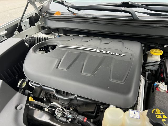 Used 2019 Jeep Cherokee Limited image 38