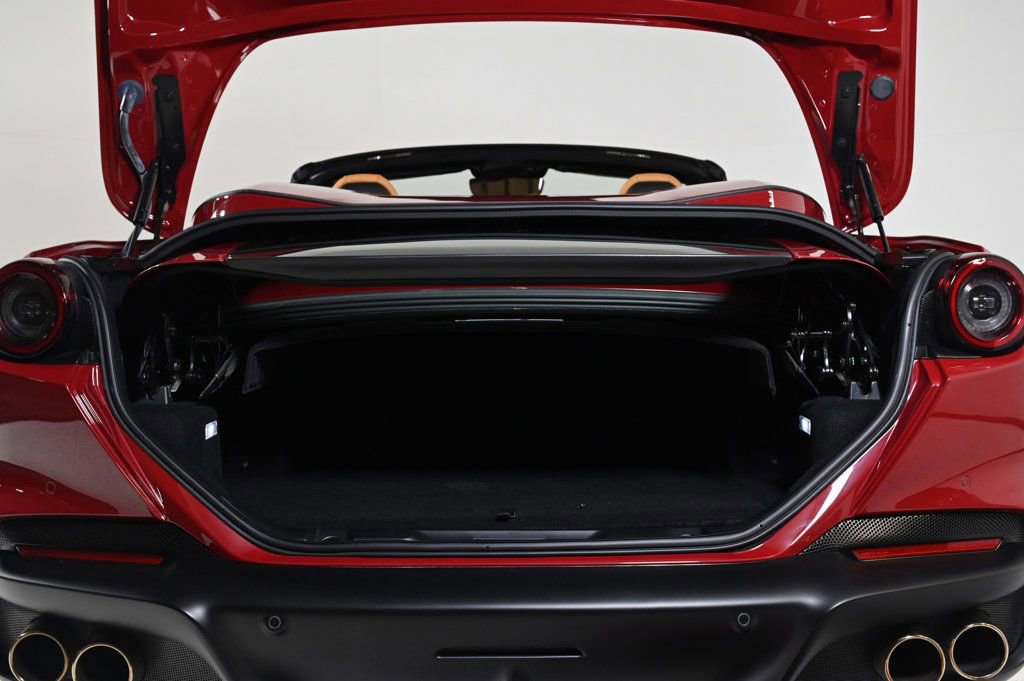 Certified 2023 Ferrari Portofino M image 35