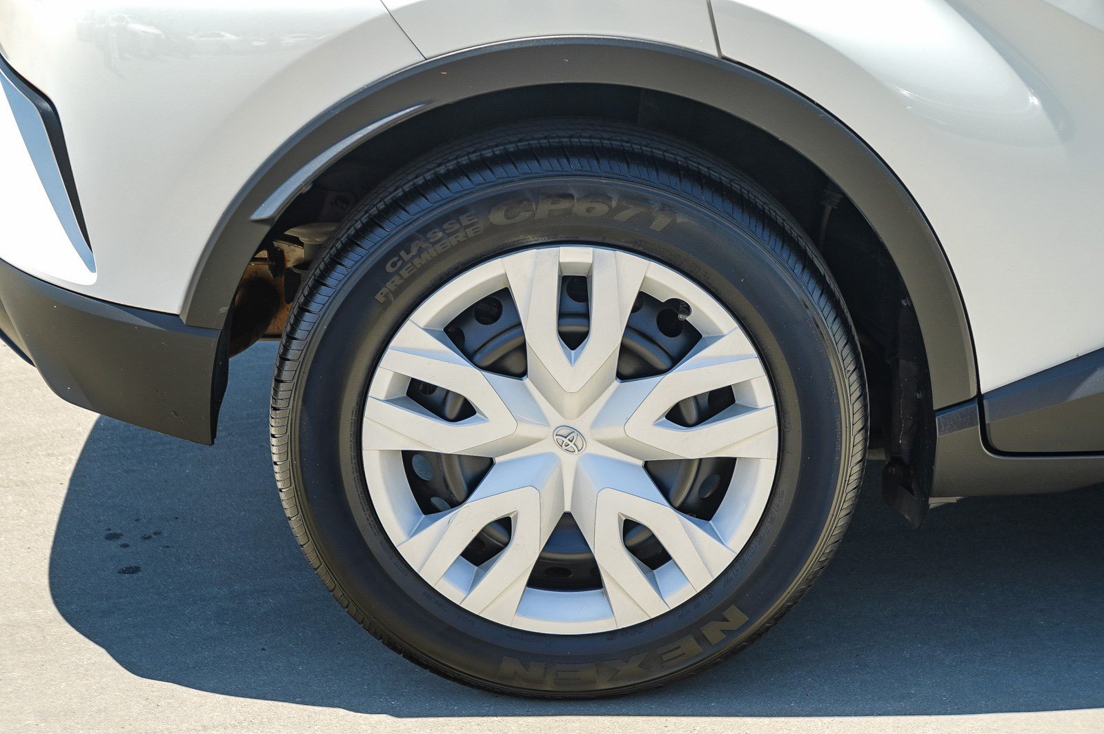 Certified 2021 Toyota C-HR LE FWD image 12