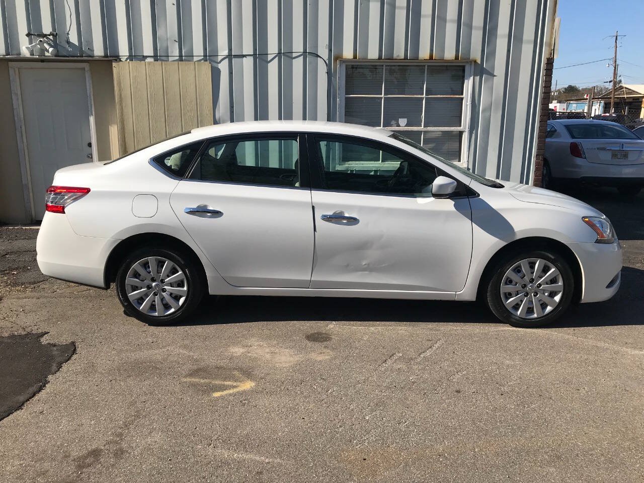 Used 2019 Nissan Sentra S w/ Appearance Package FWD image 1
